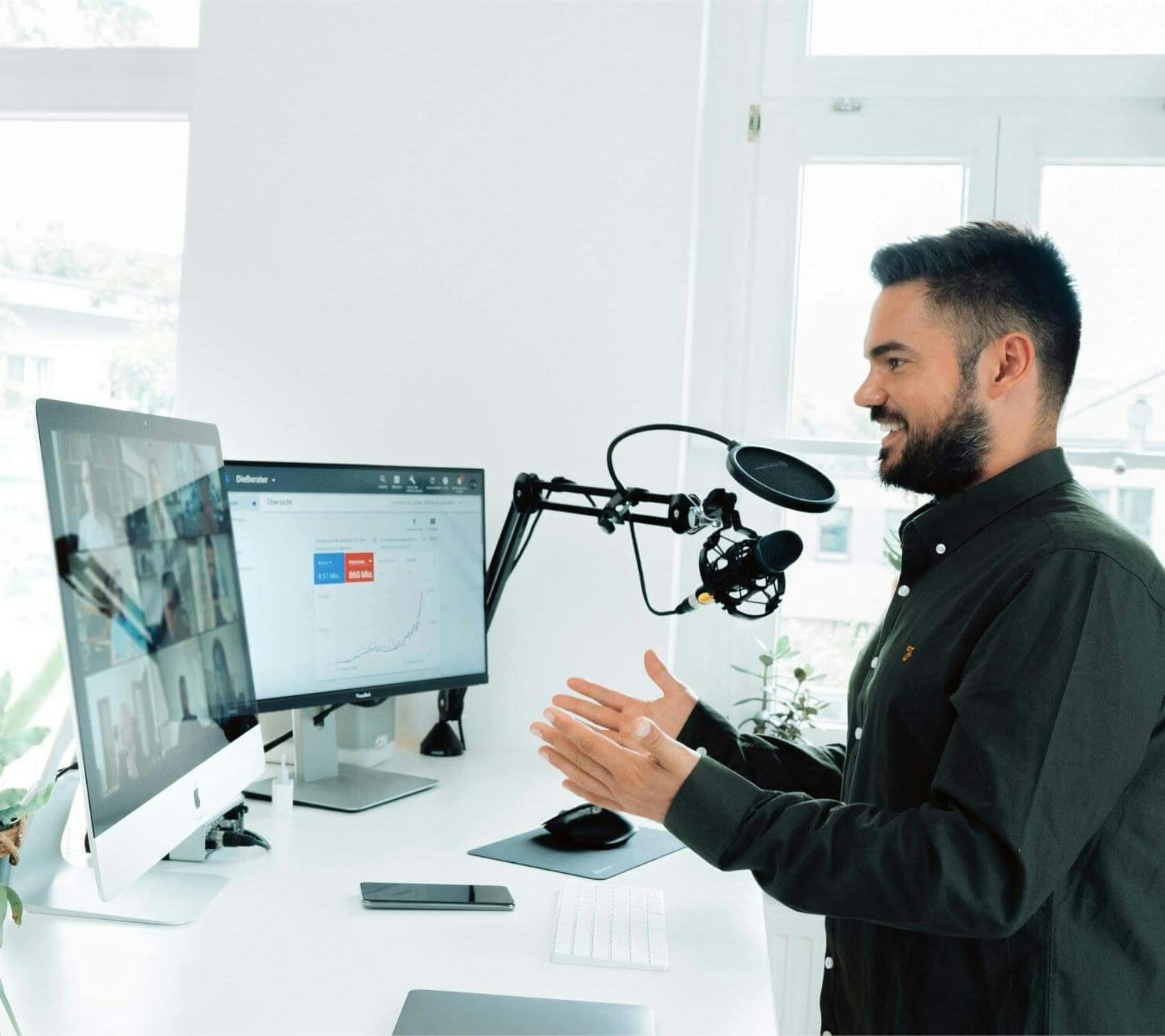 Man speaking to people online