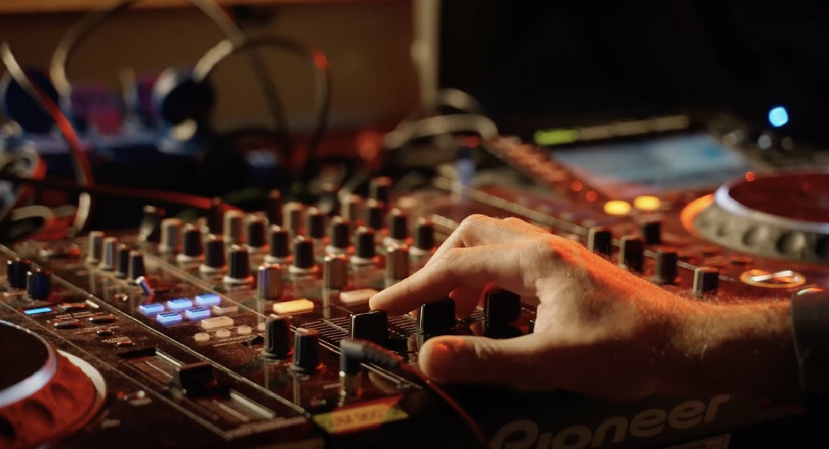 Party like gatsby close up of DJ decs