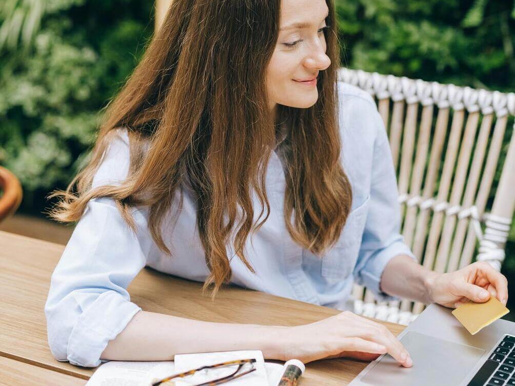 woman making payment online