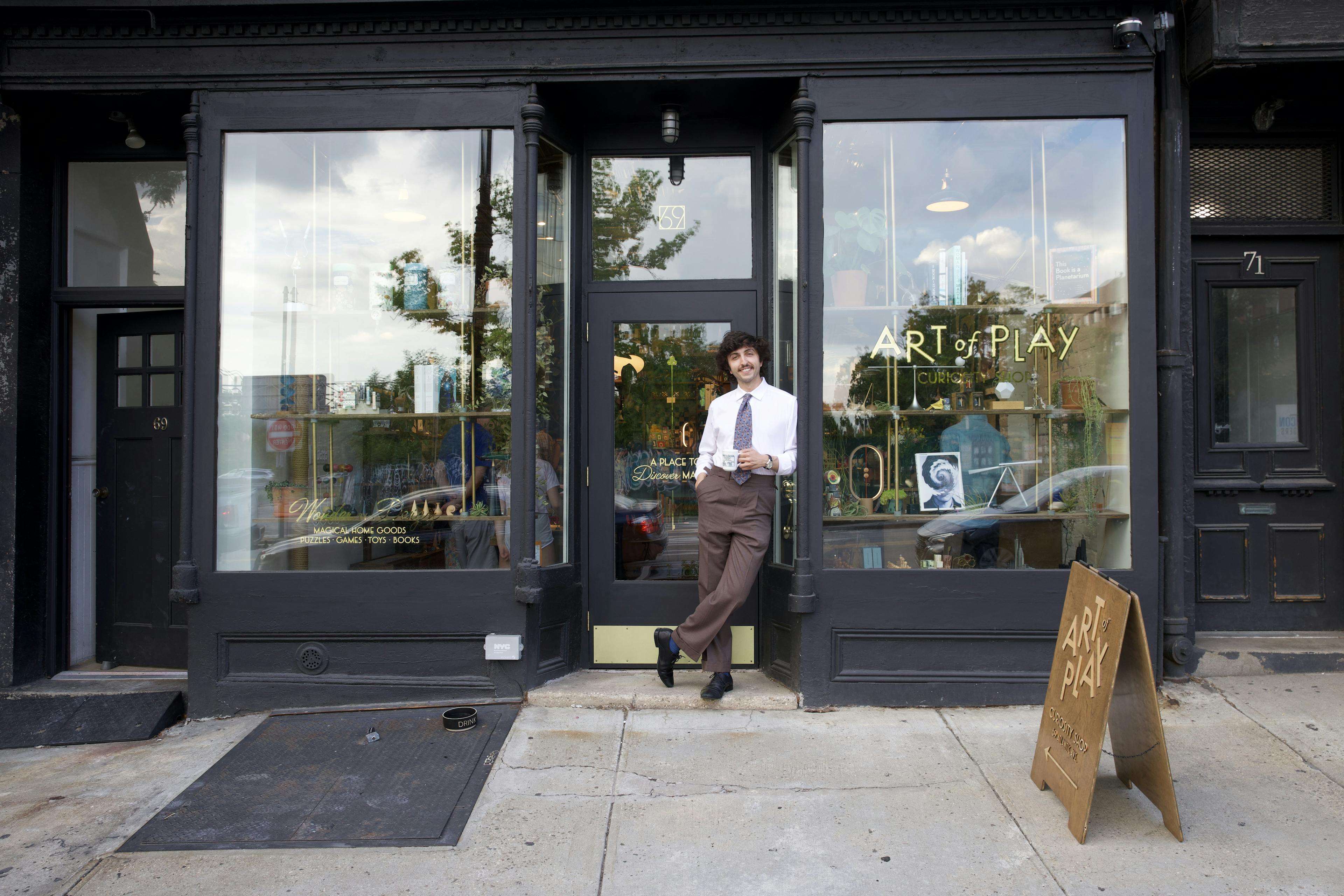 Hal outside shop